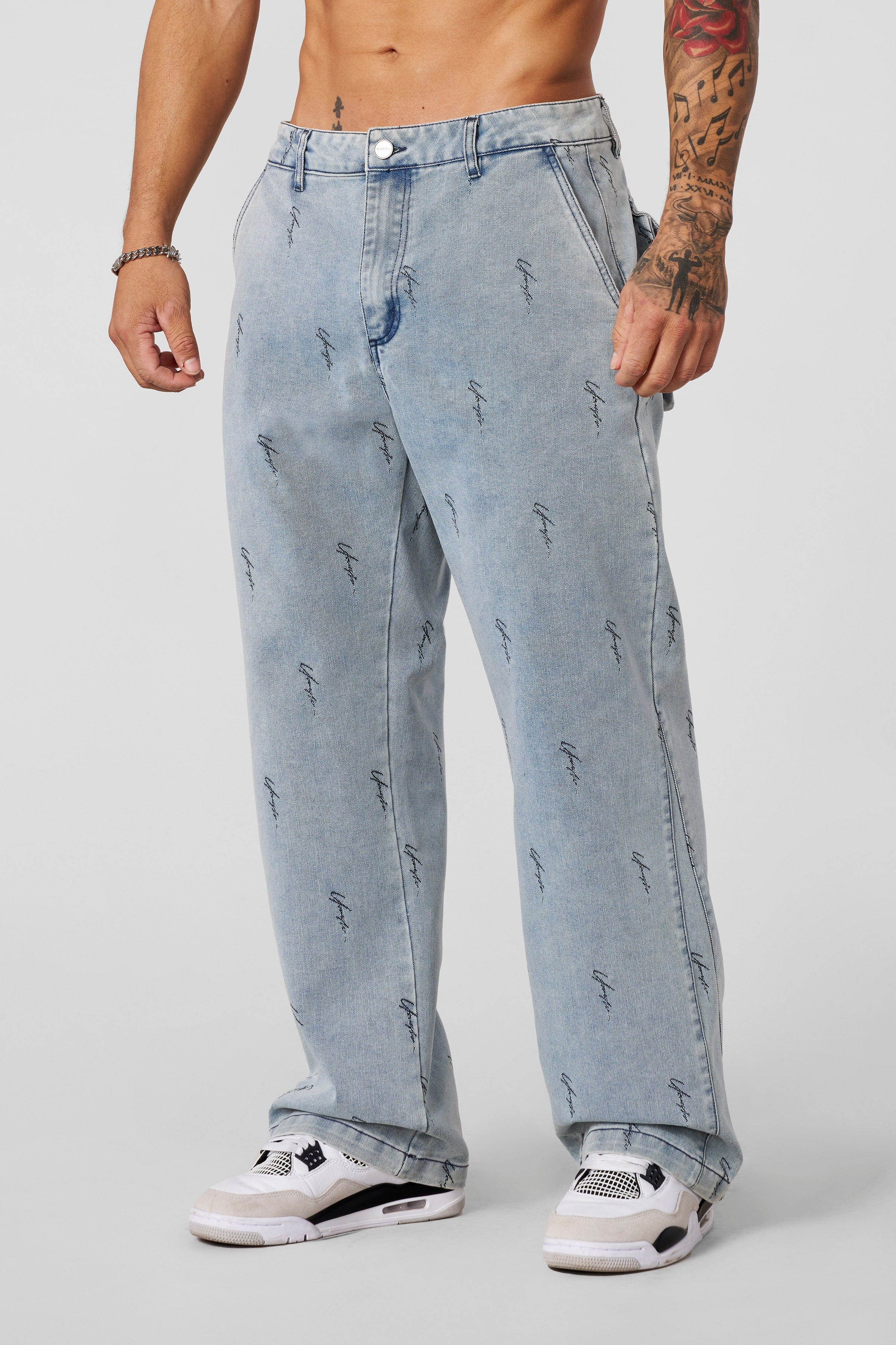 6001  - Signature Jeans