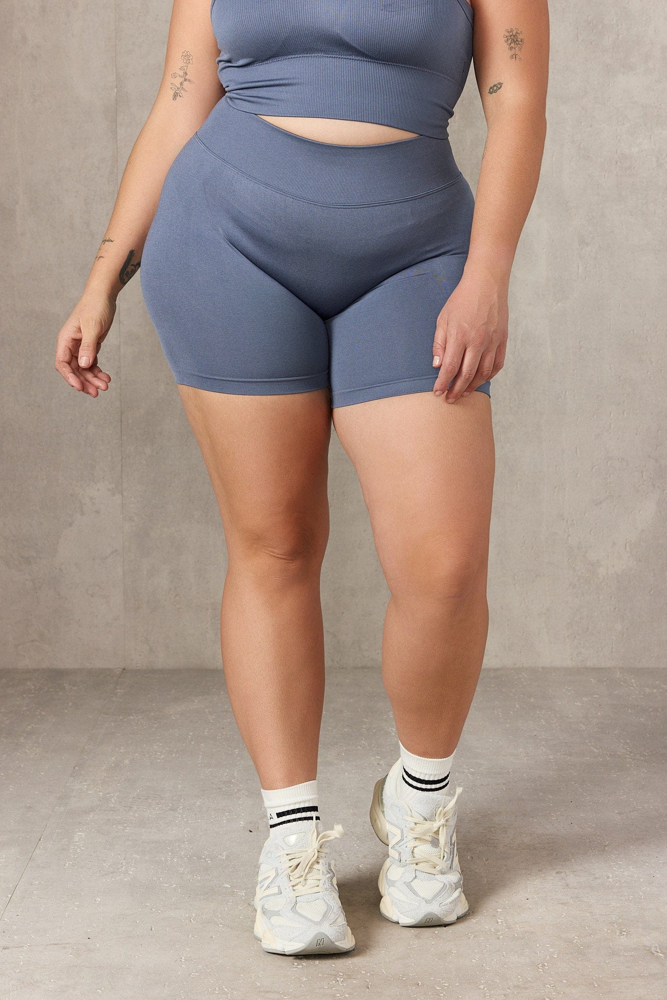 W128 Legacy Seamless Short