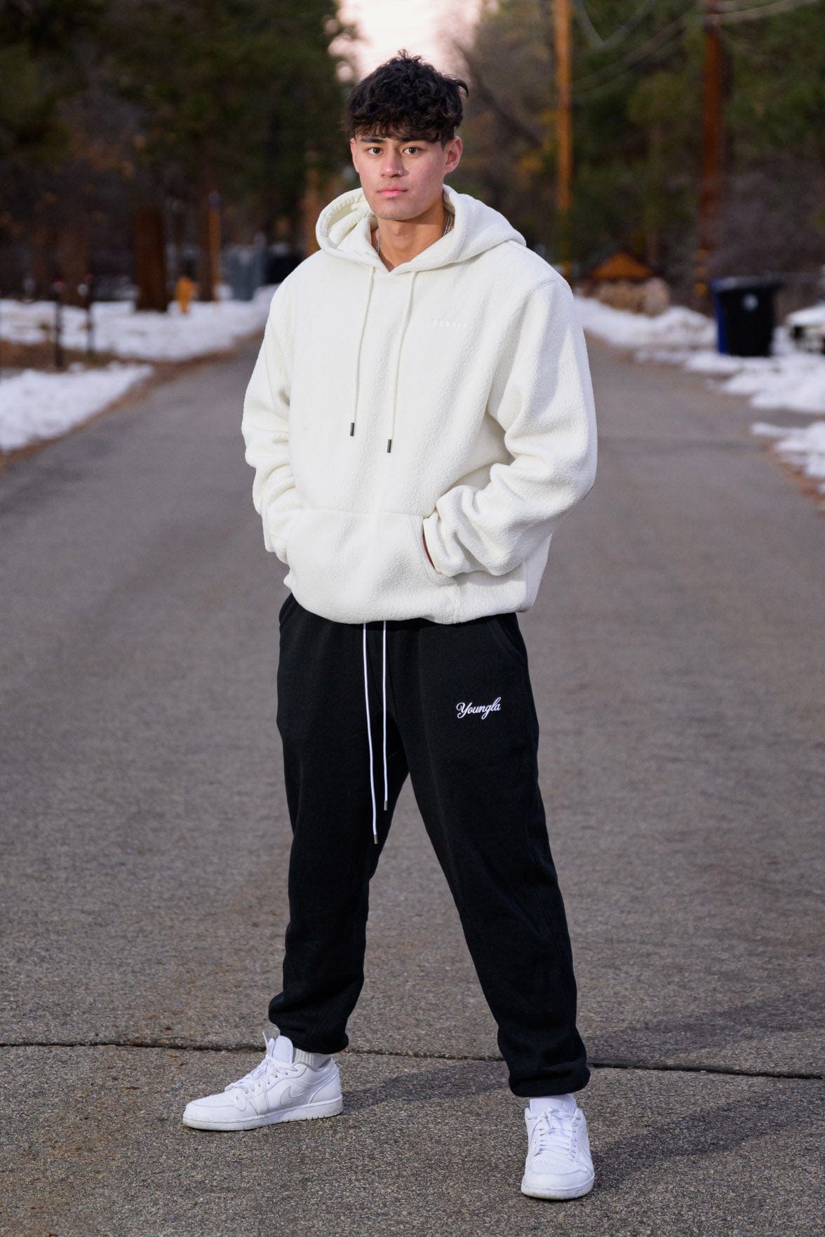 Retailer YOUNGLA 211 FOR HIM JOGGERS white