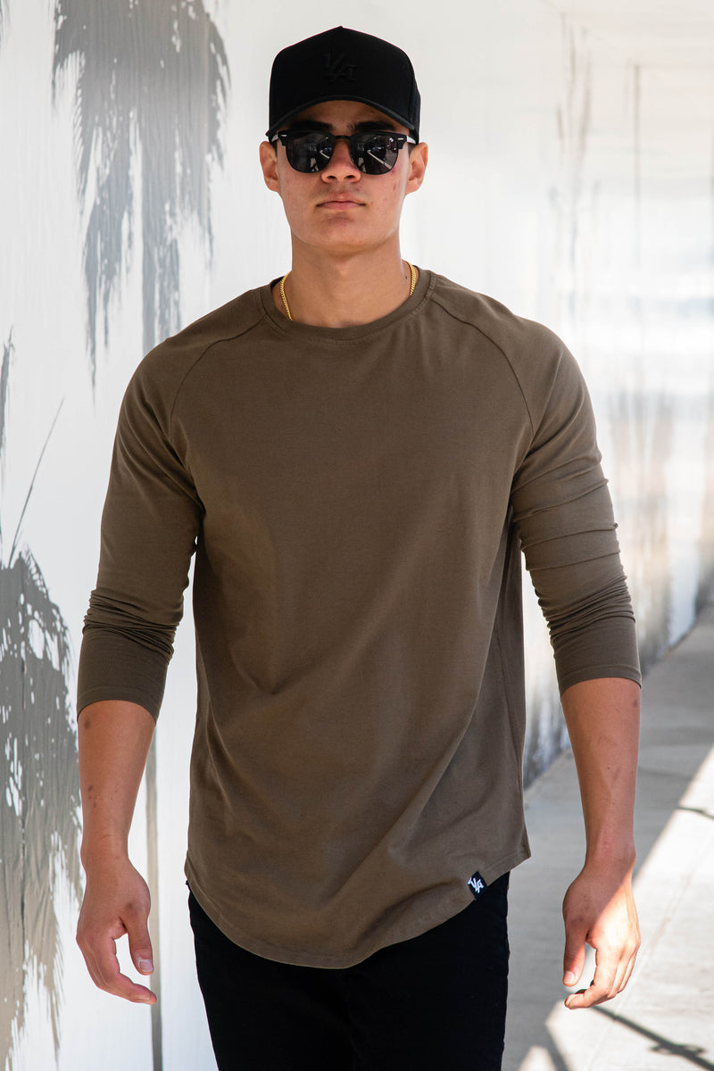 Dark Brown Long Sleeve Shirt with Tan Baseball Cap Outfits For Men